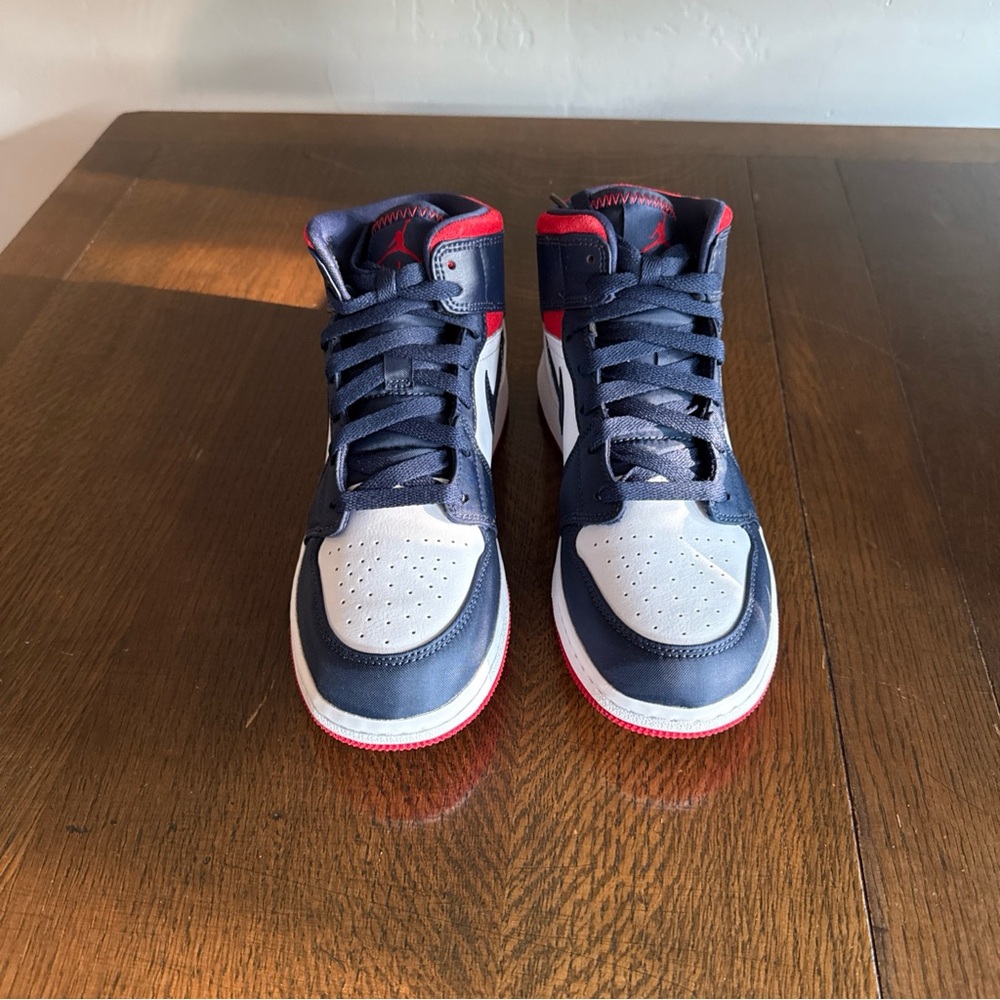 Nike JORDAN 1 Mid SE USA Size 6.5 Y
NEW IN BOX